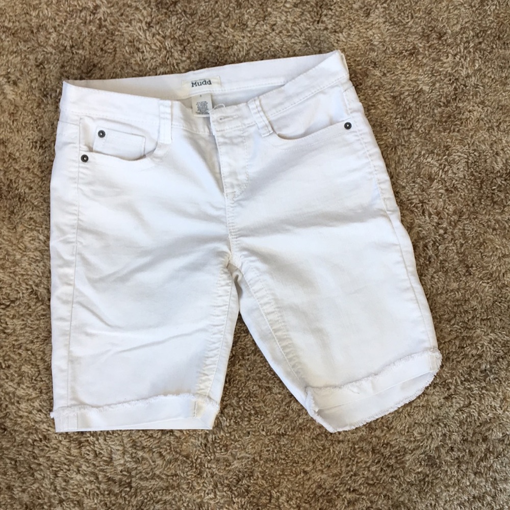 LIKE NEW mudd white midi shorts